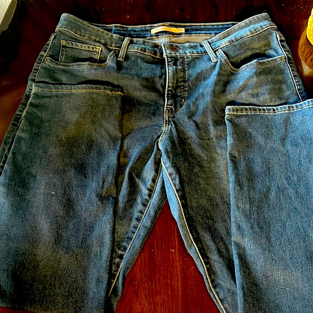 Ladies Levi’s shaping skinny